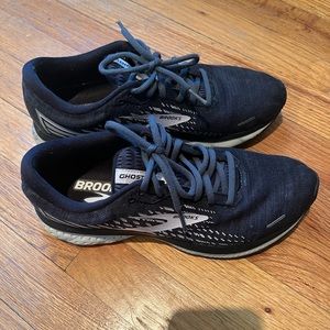 Women’s Brooks Running shoes. Ghost 13